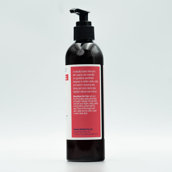 Hamish McBeth all Natural Westie & White dog shampoo concentrate with Baby Powder fragrance and natural optical brighteners to help whiten the coat. Free of soap, phosphates, parabens, sulphate and enzymes. 250mL