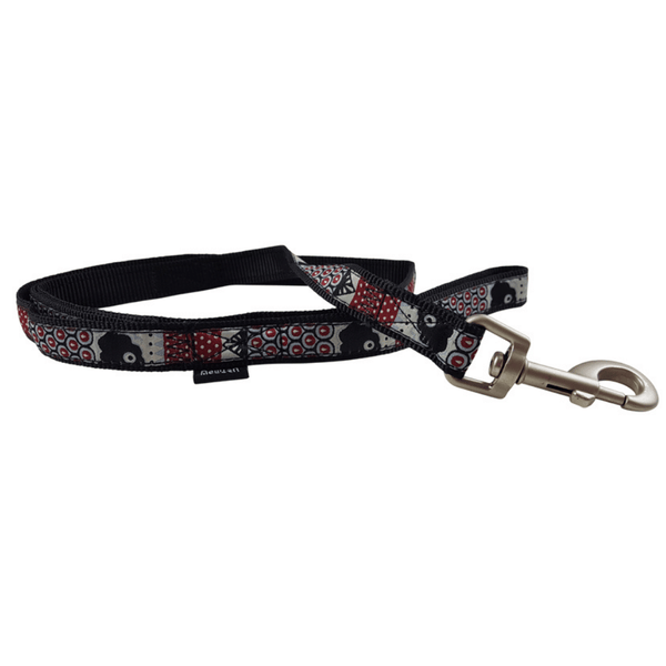 Hamish McBeth black and red Swimmable webbing lead to match our black Swimmable collar and harness. Designed to be used outdoors and in the water for the active dog who loves summer